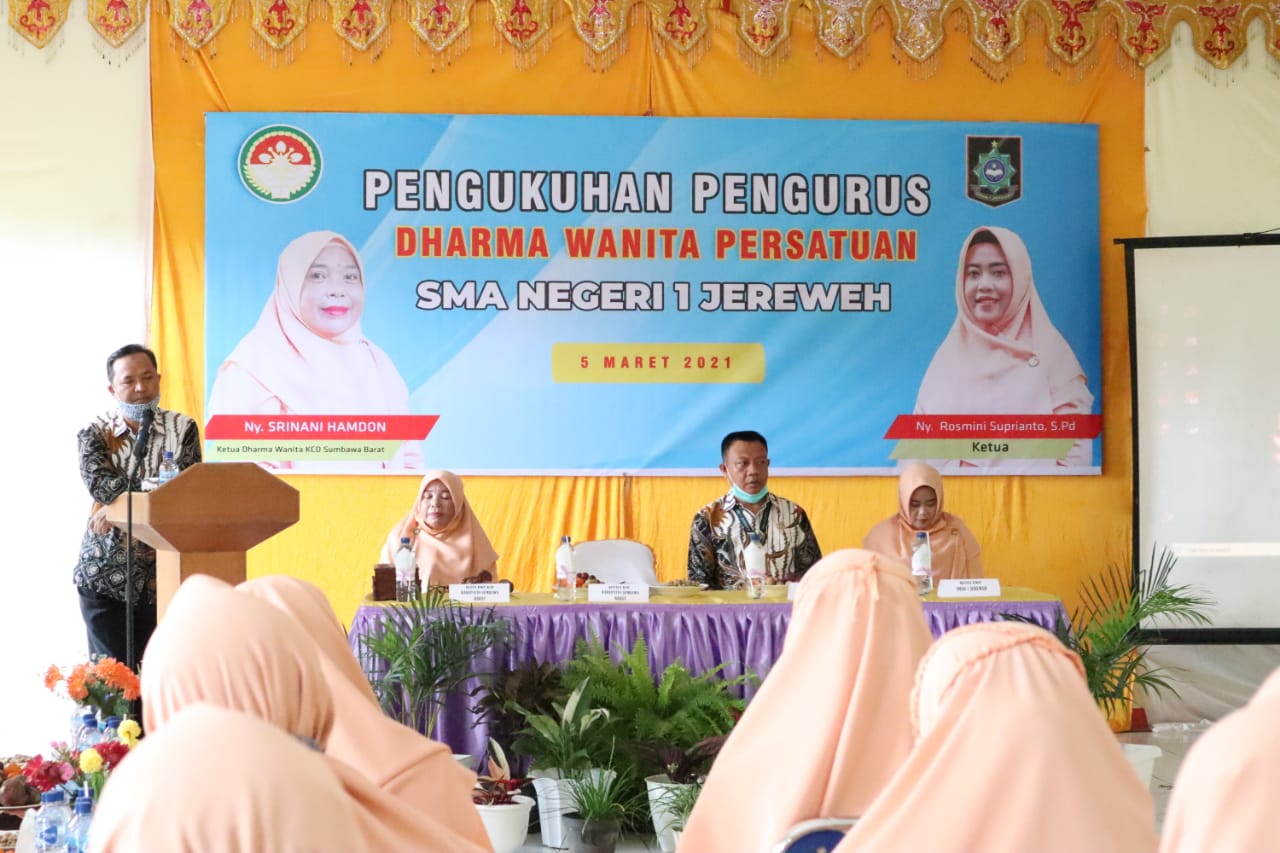 Pengukuhan DWP SMAN 1 Jereweh Periode 2021-2025 23